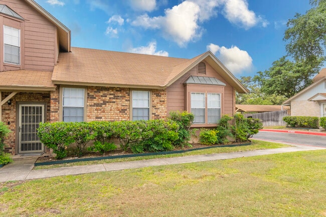 Photo - 10254 Dover Rdg Unit 206