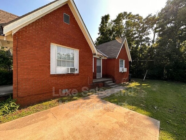 Photo - 503 N Baumann Ave