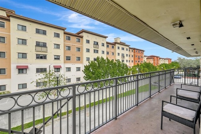 Building Photo - 4850 SW 63rd Terrace Unit 332