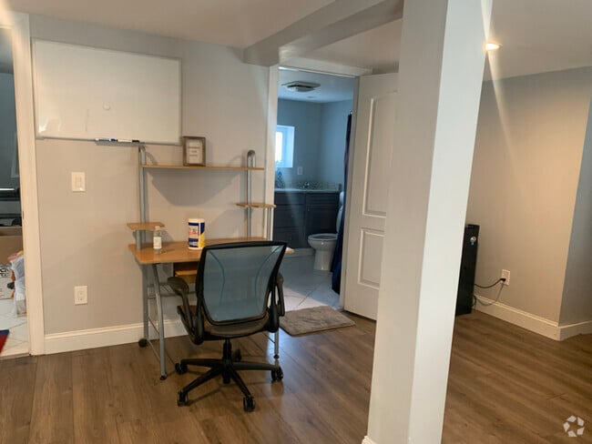Building Photo - 113 Martin St Rental