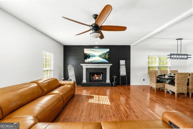 Photo - 176 Oak Leaf Dr