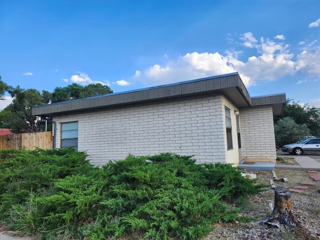Building Photo - 1112 Zena Lona St NE Rental