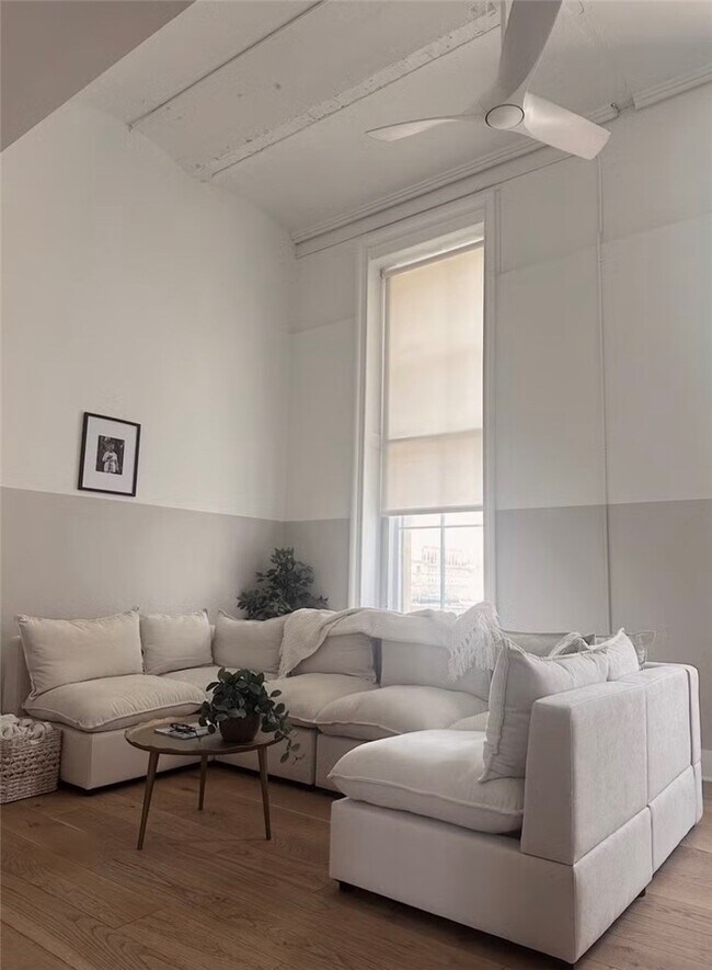 Photo - 30 W Broad St