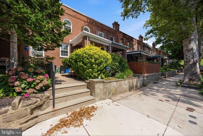 Photo - 3323 Tilden St