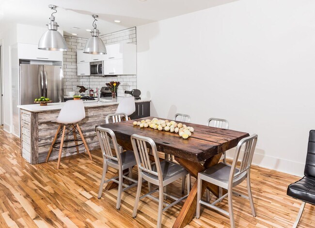 Building Photo - 188L Unit A