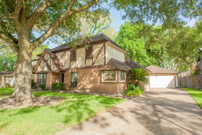 Photo - 2704 Pineneedle Ln