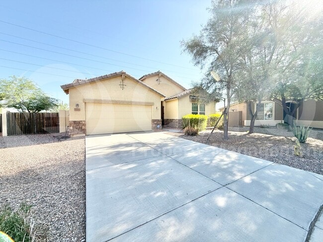 Building Photo - 7704 S 23rd Ln Rental