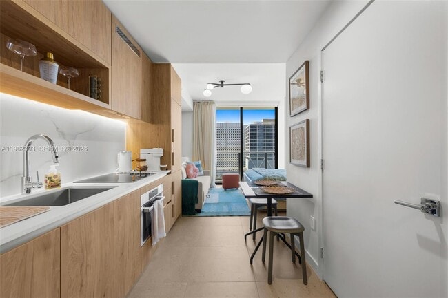 Photo - 11 NE 6th St Unidad 1615