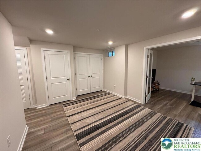 Photo - 7505 Clayton Ave