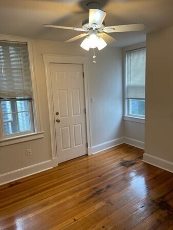 Photo - 468 E 7th St Unidad 3