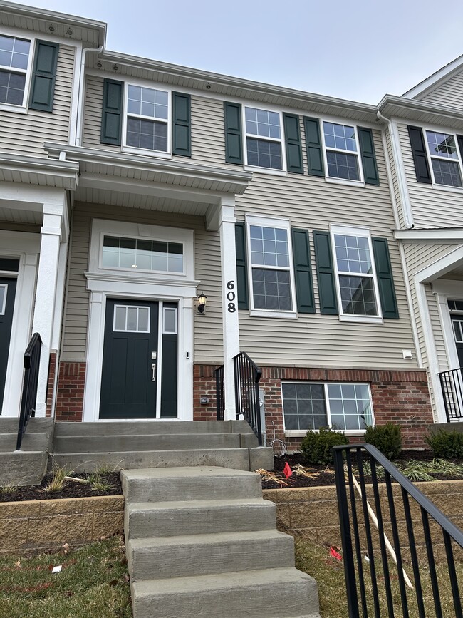 Front - 608 Neubauer Cir Townhome