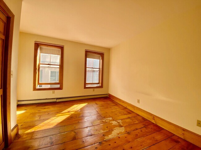 Photo - 16 Market-Multi Unidad #3