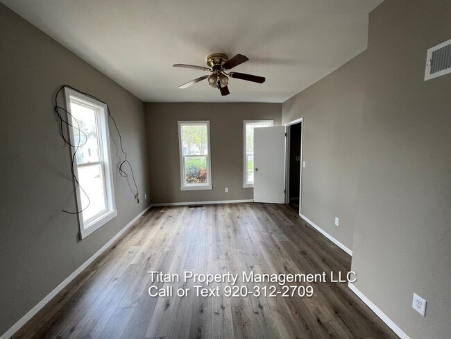 Photo - 757 Woodland Ave