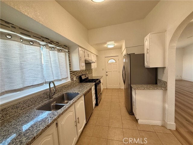 1016 W Ave J14