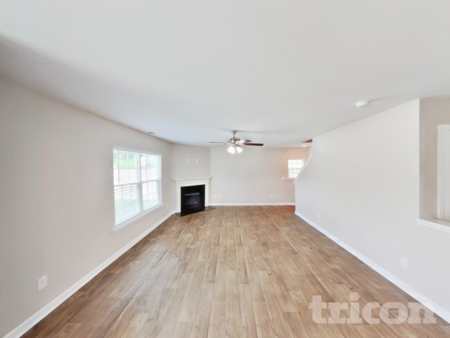 Photo - 2020 Longshadow St