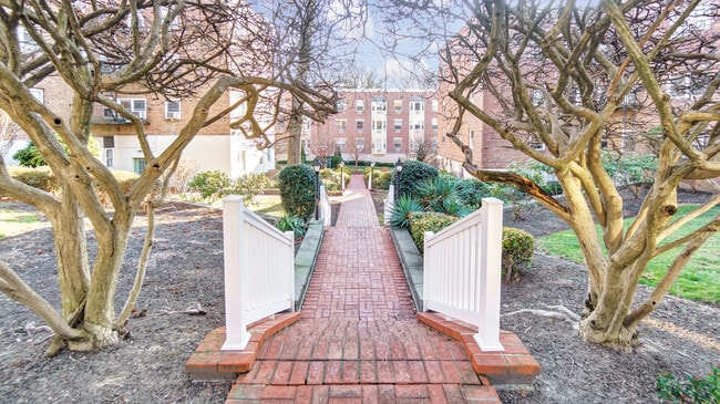 Photo - Knightsbridge Gardens