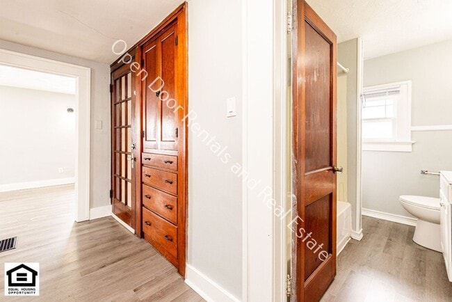 Photo - 2005 Bayer Ave Unit 2005 1/2 Bayer Ave