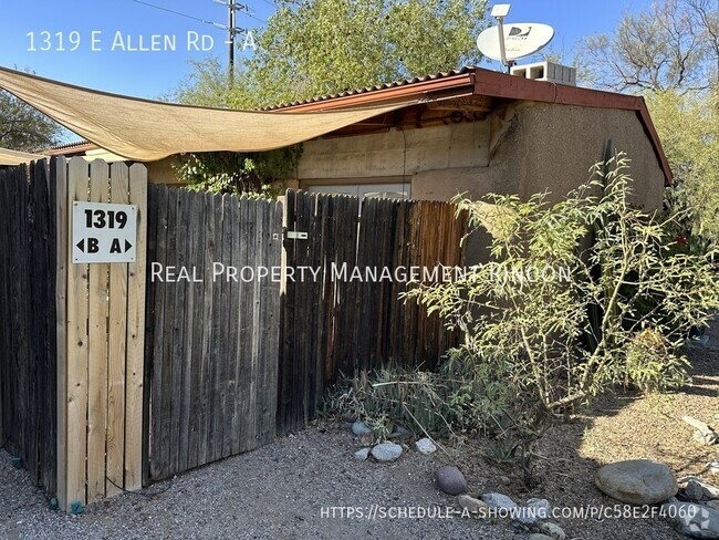 Building Photo - Awesome Location!! Sparkling pool Included Rental