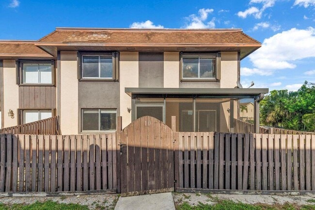 Photo - 2140 Sherwood Forest Blvd Unit 10