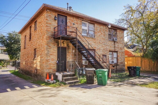 Building Photo - 4316-4312 Jack St