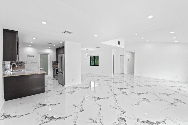 Photo - 730 SW 95 Terrace