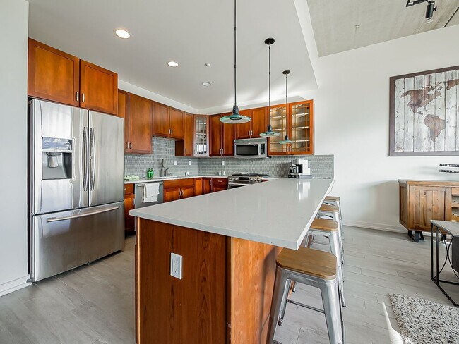 Photo - AVAILABLE NOW! Modern and Upscale 2-Bed Condo in Downtown Royal Oak