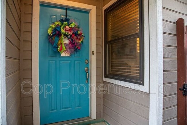 Photo - 16807 Cedar Tree Way