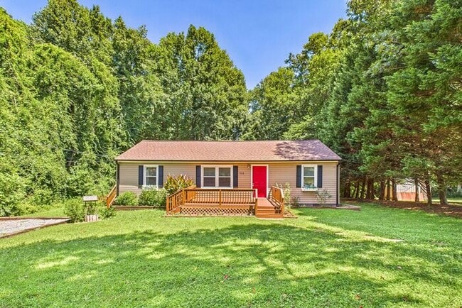 Building Photo - Charming Ranch Home with Bonus Studio & Ou...