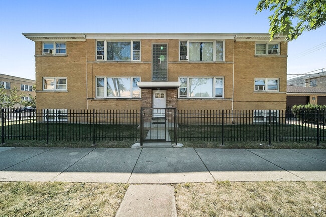 Building Photo - 5201 W Wellington Ave Rental