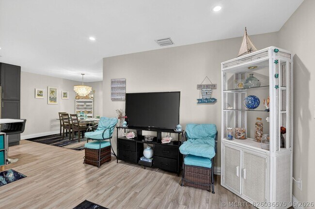 Photo - 1050 NW 13th St Unit 281d