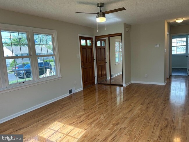 Photo - 114 Phillips Ave