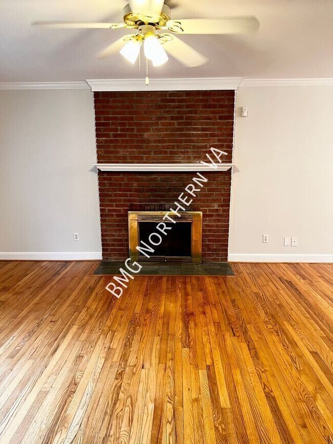 Photo - 832 Leigh Mill Rd