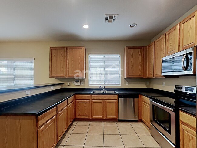 Photo - 16268 W Crenshaw St