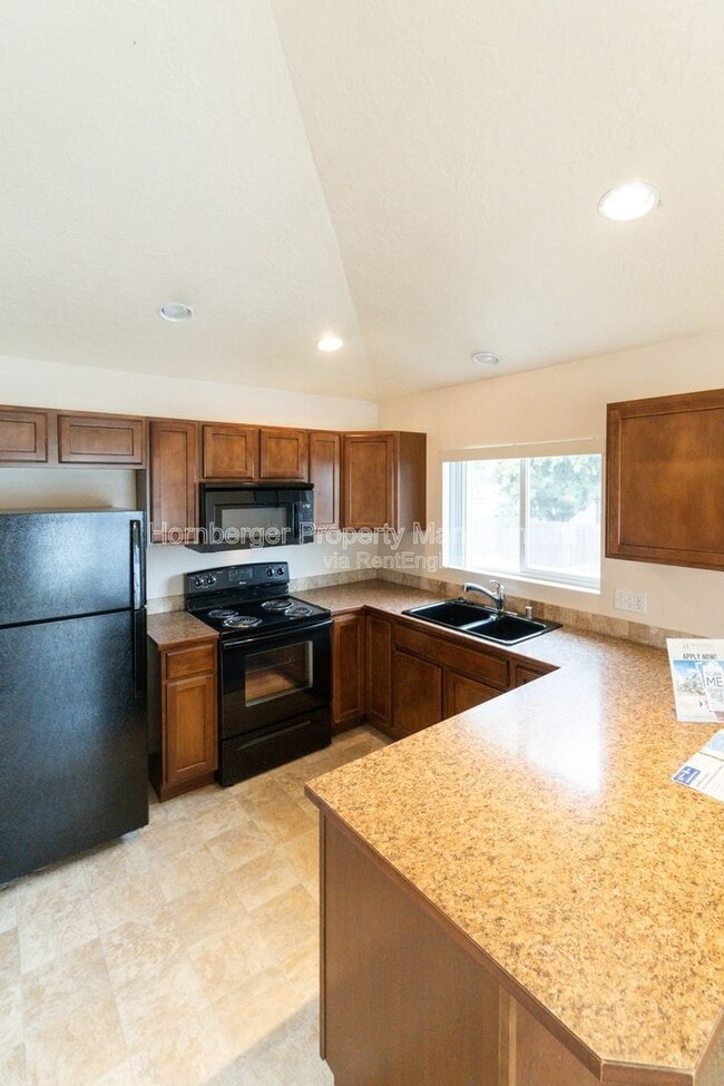 Photo - 621 S Bowdish Rd