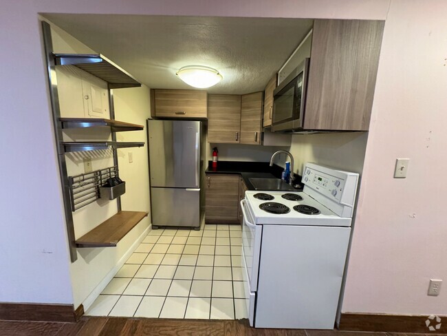 Building Photo - 53A Saint Paul St Unit 3 Rental