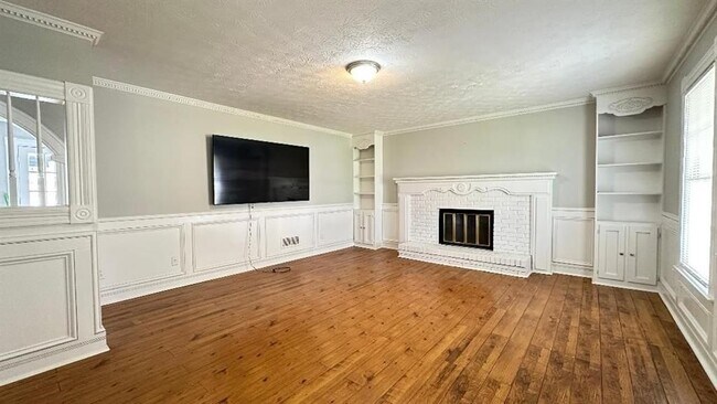 Photo - 1626 Isham Dr