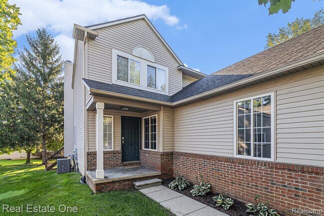 Photo - 2471 Woodcliff Trail