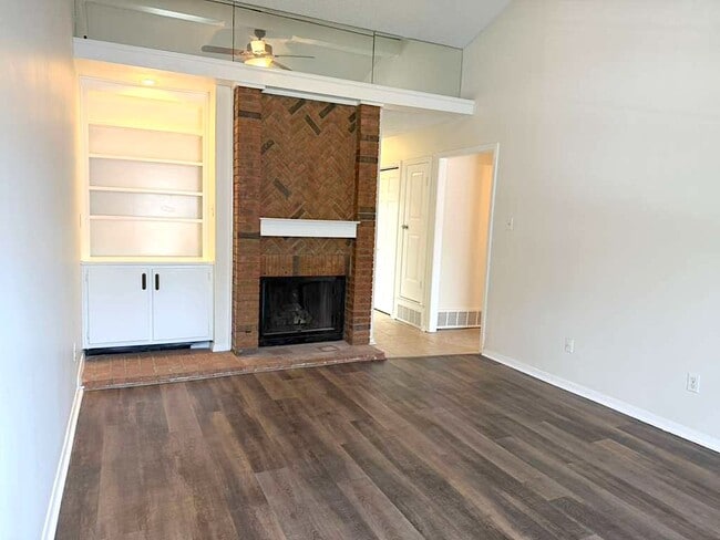 Photo - 3039 Greenlodge Ln