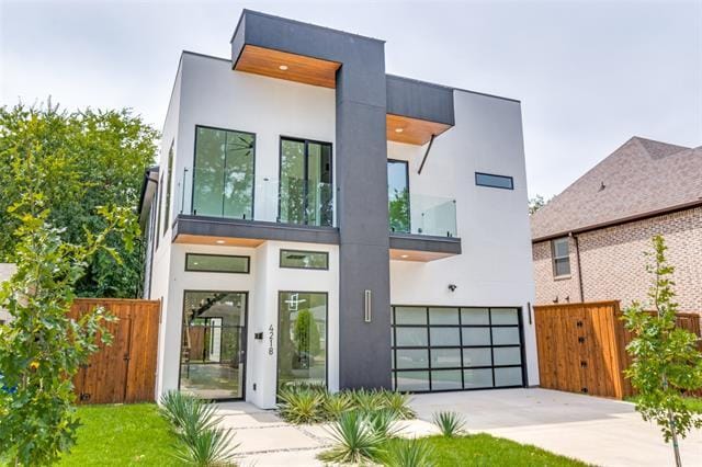 Building Photo - 4218 Bonham St Rental