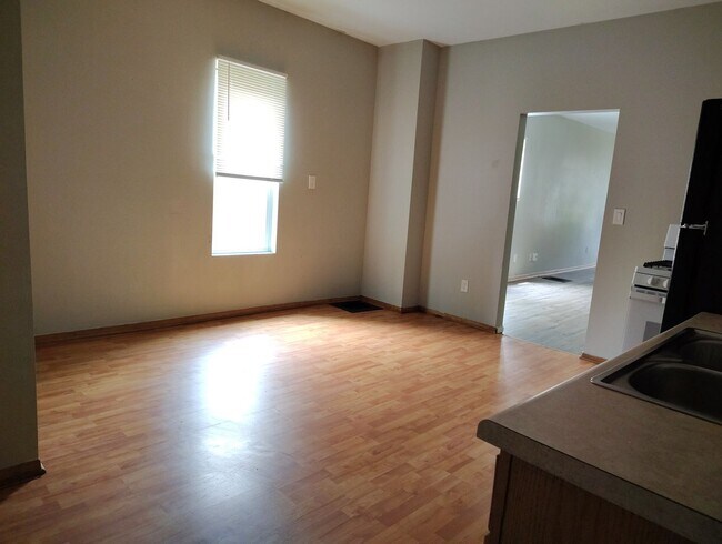 Photo - 2425-27 W Greenfield Ave Unit 2427