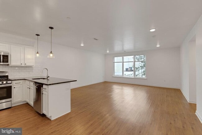 Photo - 6157 Ridge Ave Unidad 207