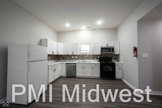 Photo - 925 N Sheffield Ave