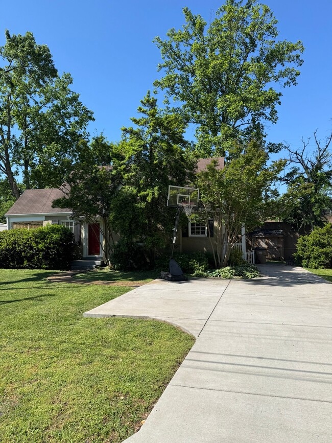 Photo - 2944 Primrose Cir