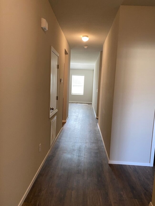 Photo - Comfortable 3-Bedroom, 2 Bath Living in Regency Park