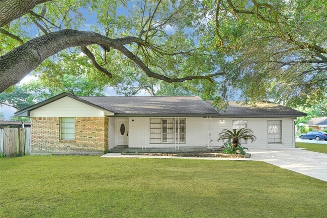 Building Photo - 122 Gruss Dr Rental