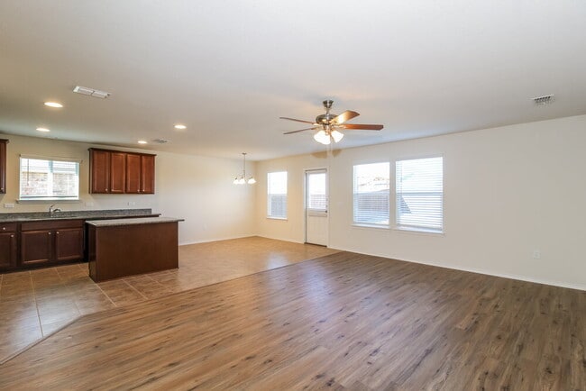 Photo - 1449 Vernon Dr