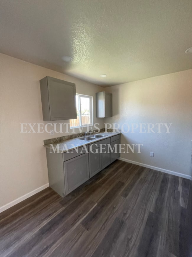 Photo - 1690 Stretch Rd
