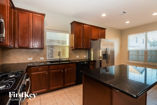 Photo - 1315 Lucas St