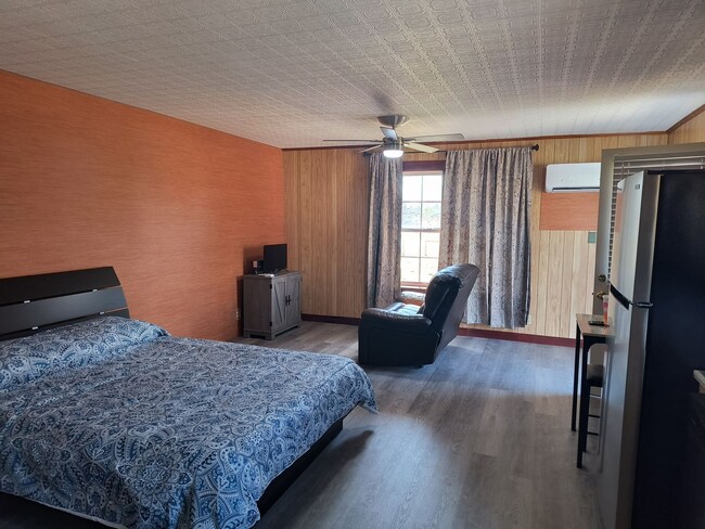 Photo - Studio apartment for rent (short term available)