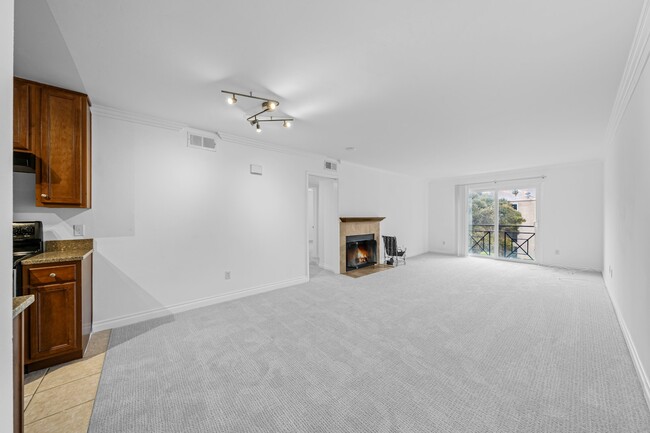 Photo - 1756 Essex St Unidad 310